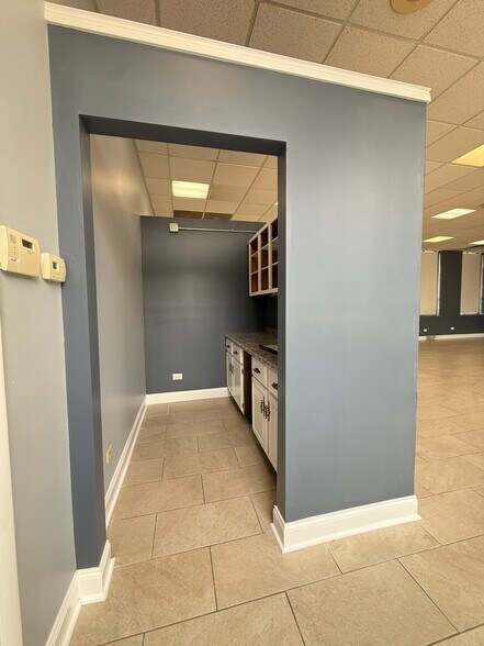 More Photos Of 223 Dundee Ave, Elgin Freestanding For Lease