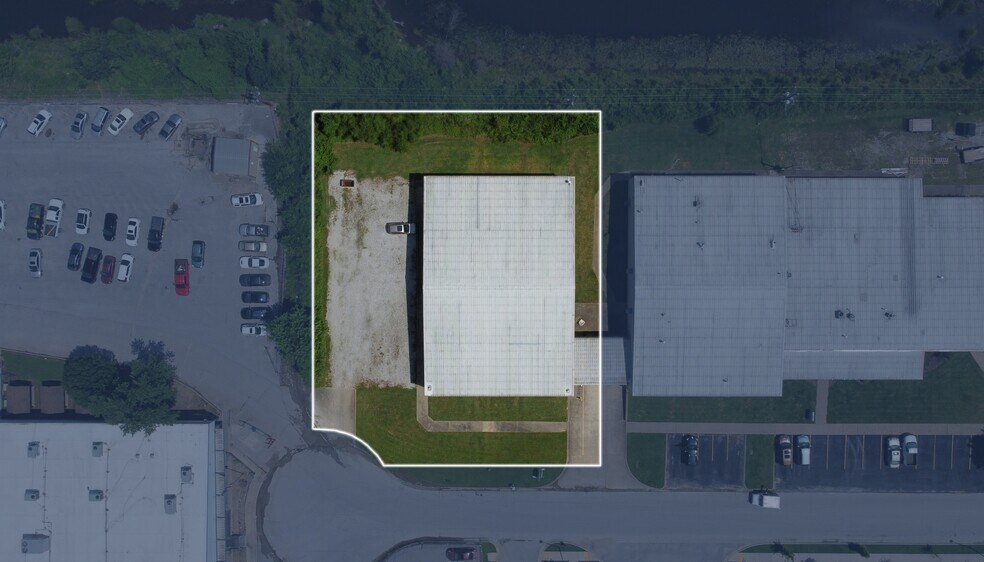 More Photos Of 2003 Town West Dr, Rogers Warehouse For Lease