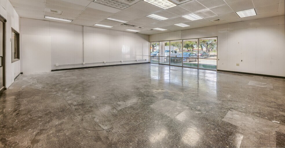 More Photos Of 1001 S Sherman St, Richardson Coworking Space