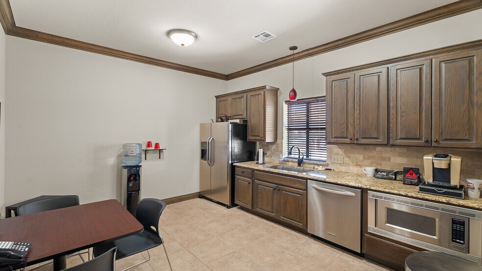 More Photos Of 9204 N Kelley Ave, Oklahoma City Office For Sale