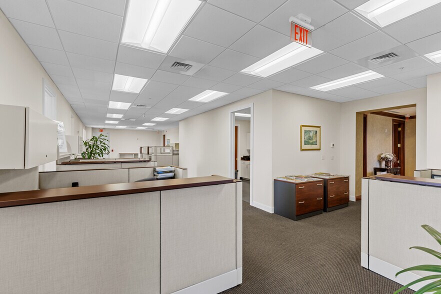 More Photos Of 6751 N Federal Hwy, Boca Raton Office For Sale