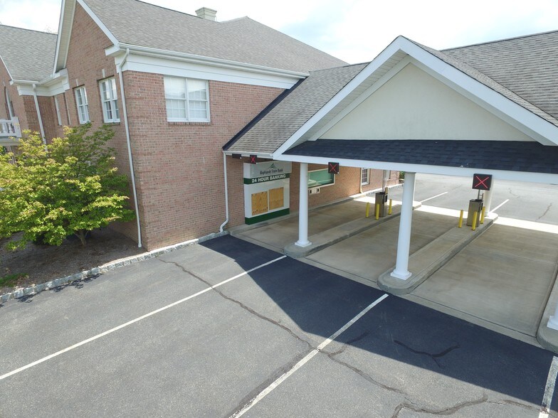 More Photos Of 351 Sparta Ave, Sparta Office For Lease