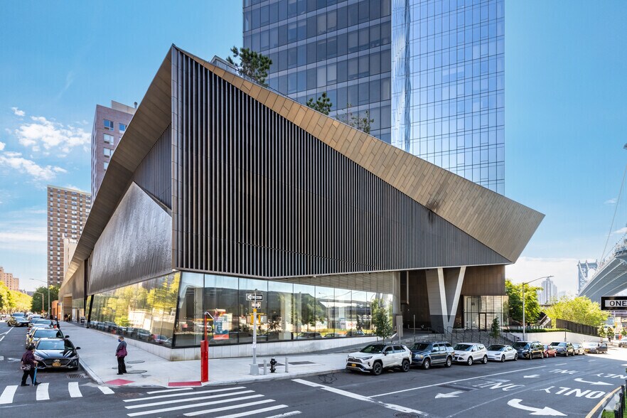 More Photos Of 252 South St, New York Apartments For Lease