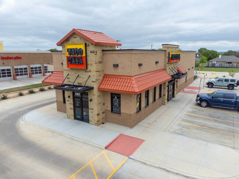 More Photos Of 3201 W Stan Schlueter Loop, Killeen General Retail For Sale