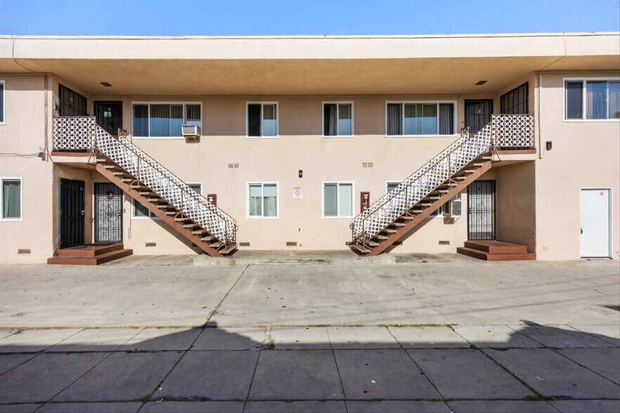 More Photos Of 3516 Beechwood Ave, Lynwood Multifamily For Sale