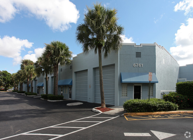 Primary Photo Of 6761 W Sunrise Blvd, Plantation Warehouse For Lease