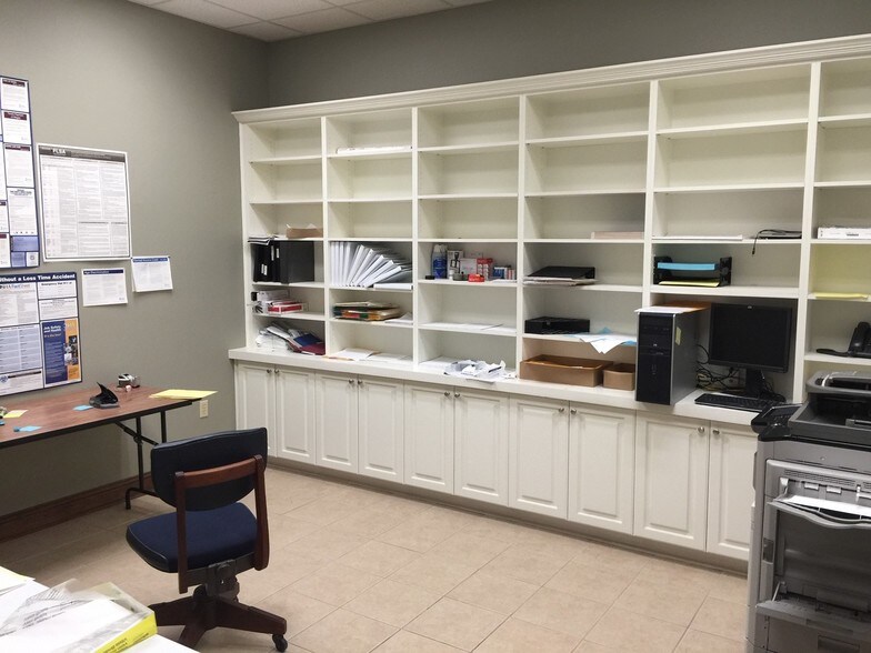 More Photos Of 9335 Ellerbe Rd, Shreveport General Retail For Lease