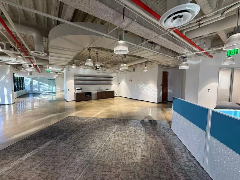 More Photos Of 4590 MacArthur Blvd, Newport Beach Office For Lease