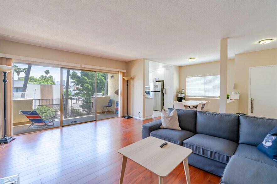 More Photos Of 741 S Hobart Blvd, Los Angeles Apartments For Sale