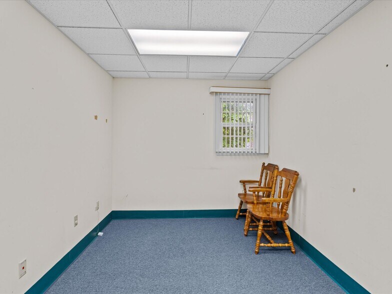 More Photos Of 1830 Route 209, Brodheadsville Office For Sale