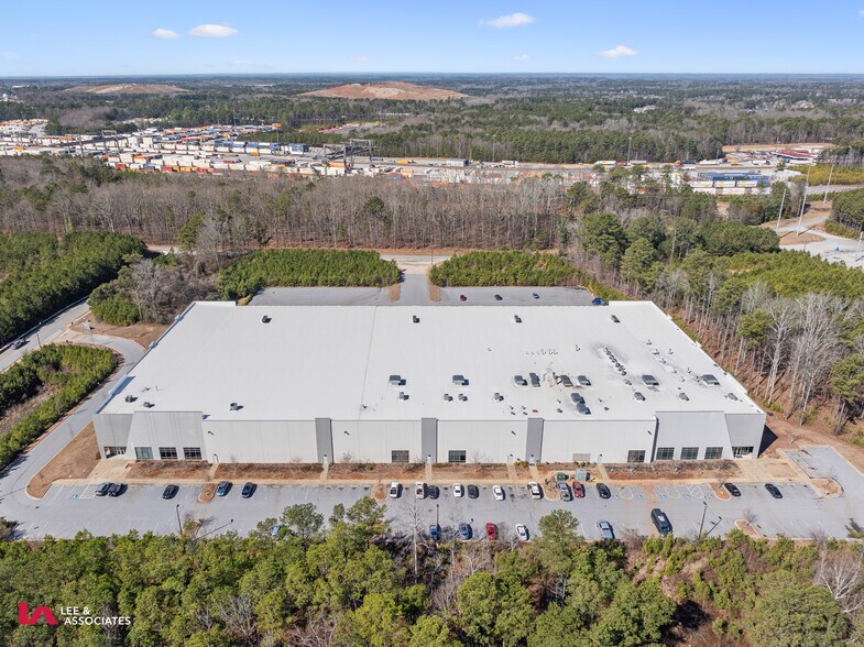 More Photos Of 7801 Creekwood Rd, Fairburn Distribution For Lease