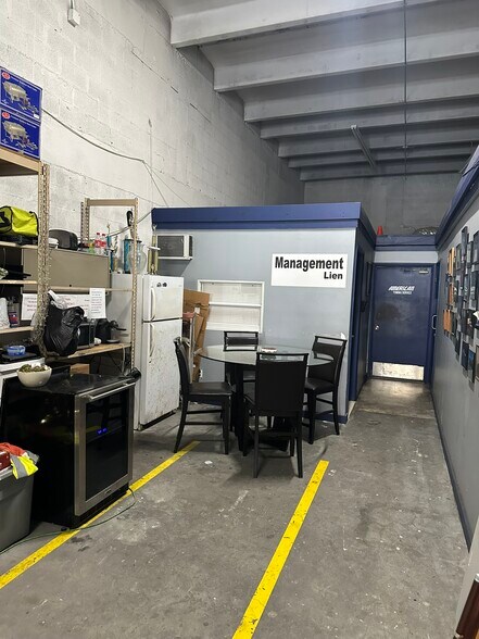 More Photos Of 9180 NW 119th St, Hialeah Warehouse For Sale