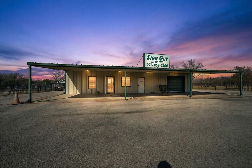 More Photos Of 15377 N Highway 34, Terrell Flex For Sale