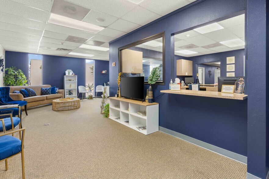 More Photos Of 2045 Space Park Dr, Houston Medical For Sale