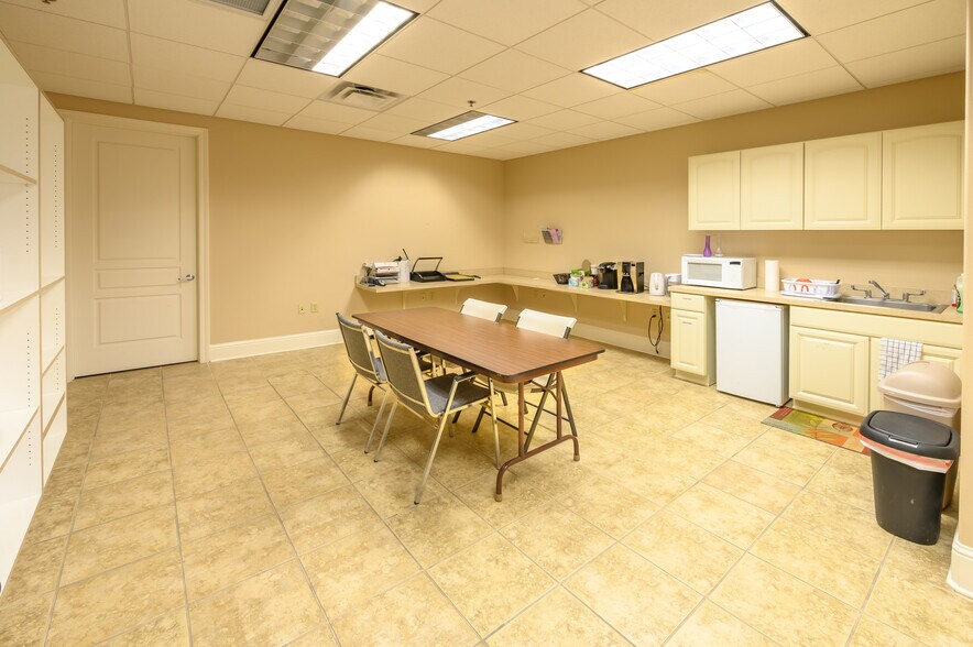 More Photos Of 6190 Mae Anne Ave, Reno Medical For Lease