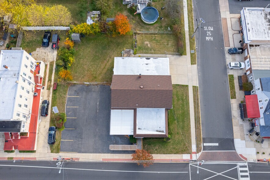 More Photos Of 40 W Kings Hwy, Mount Ephraim Office For Sale