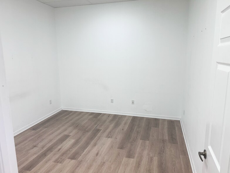More Photos Of 660 Charlotte St, Punta Gorda Office For Lease