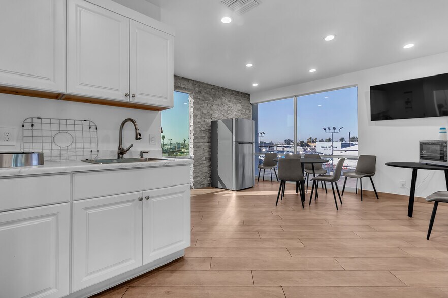 More Photos Of 13851-13861 Harbor Boulevard, Garden Grove Auto Dealership For Lease