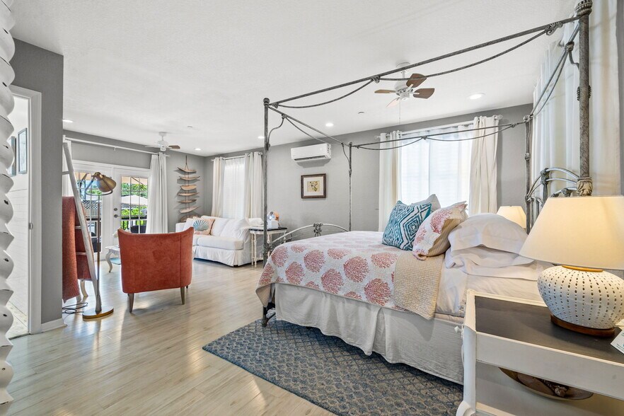More Photos Of 2801 7th Ave N, Saint Petersburg Hospitality For Sale