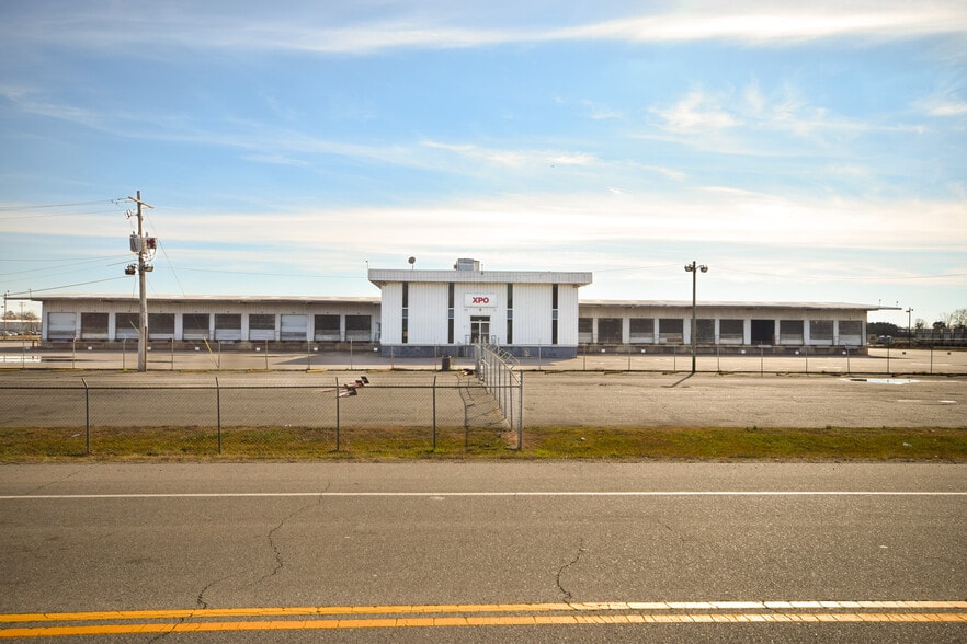 Primary Photo Of 6101 Lindsey Rd, Little Rock Distribution For Sale