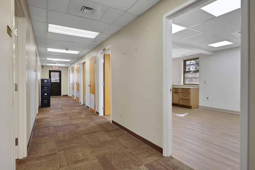 More Photos Of 6601-6535 Chester Ave, Jacksonville Continuing Care Retirement Community For Lease