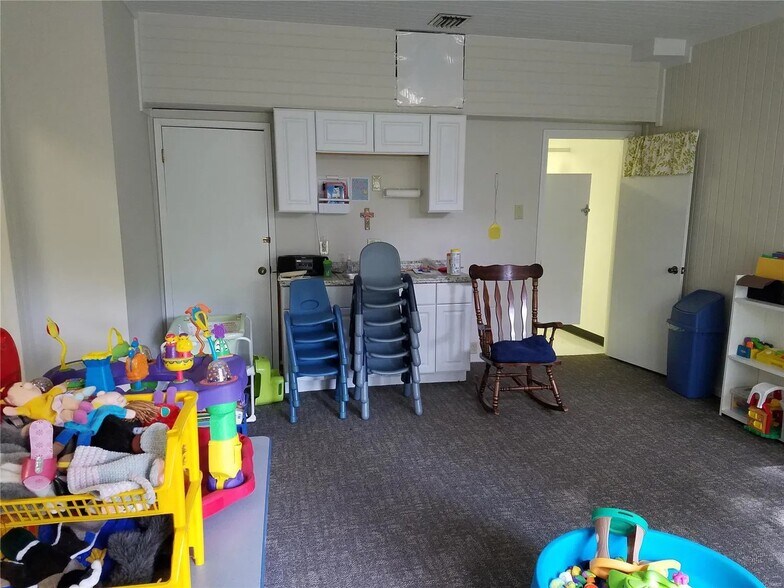 More Photos Of 15764 Clayton Rd, Ellisville Religious Facility For Lease