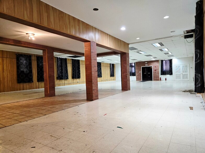More Photos Of 220 E Galena Blvd, Aurora Storefront For Sale
