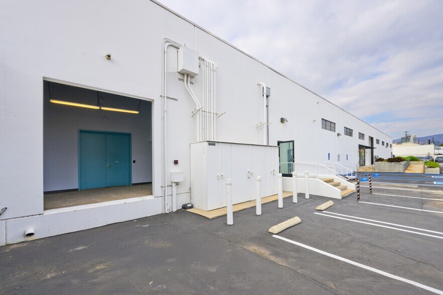 More Photos Of 905 Lillian way, Los Angeles Loft Creative Space For Lease