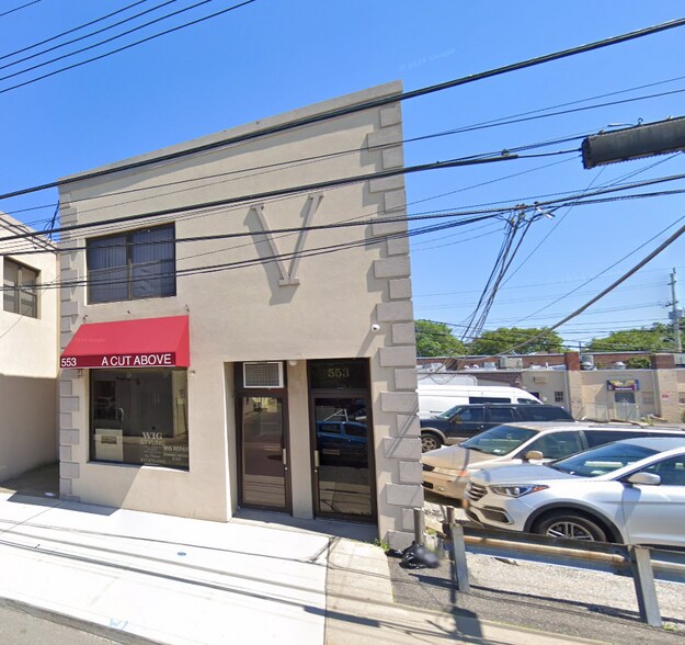 More Photos Of 553-555 Willow Ave, Cedarhurst Storefront For Lease