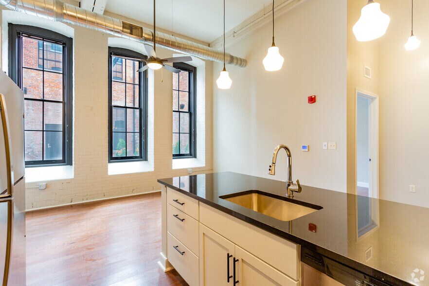 More Photos Of 811-827 Court St, Utica Apartments For Lease