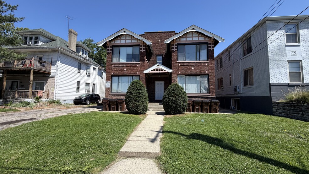 More Photos Of 2072 Elm Ave, Cincinnati Apartments For Sale