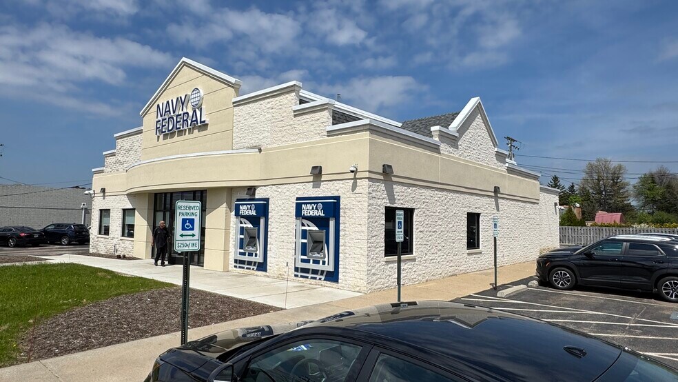 More Photos Of 5945 Mayfield Rd, Mayfield Heights Freestanding For Sale