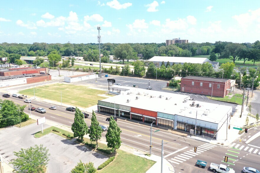 More Photos Of 3393-3437 Summer Ave, Memphis Storefront For Lease
