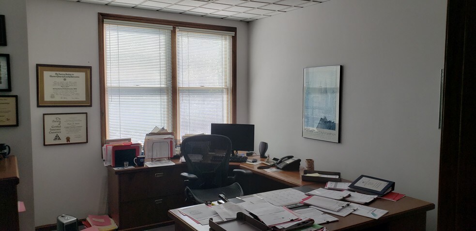 More Photos Of 1130 Ten Rod Rd, North Kingstown Medical For Sale