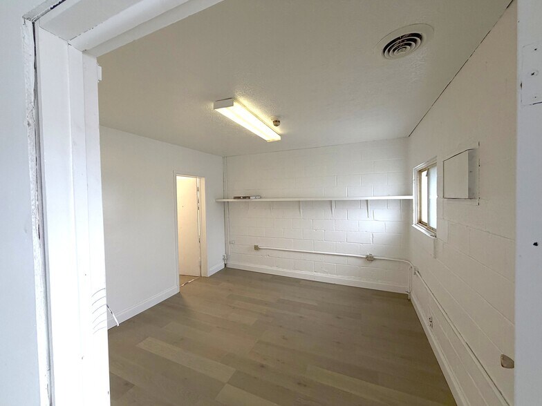 More Photos Of 449 N Cameron St, Winchester Manufacturing For Lease