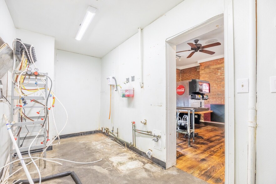 More Photos Of 336 Monmouth St, Newport Restaurant For Sale