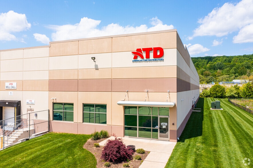 More Photos Of 8 Lee Blvd, Malvern Refrigeration Cold Storage For Lease