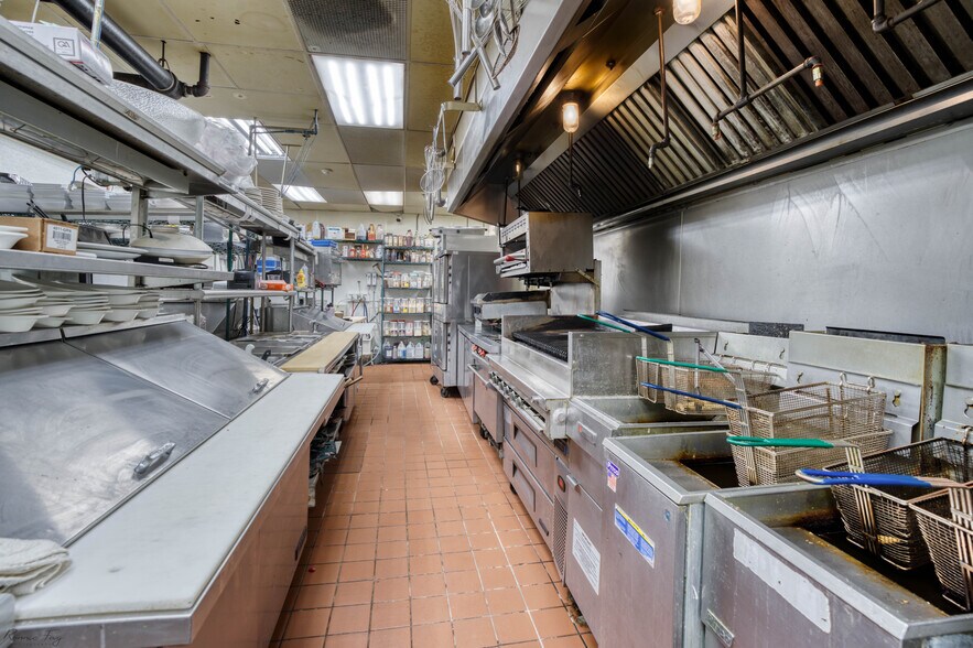 More Photos Of 3817 Pacific Ave, Wildwood Restaurant For Sale