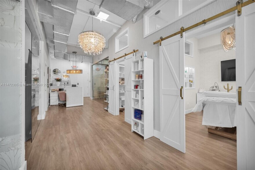 More Photos Of 1560 Lenox Ave, Miami Beach Office For Sale