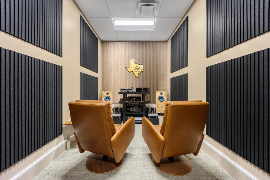 More Photos Of 4900 Arapaho Rd, Addison Office For Sale