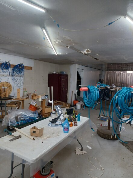 More Photos Of 419 S Broad St, Klamath Falls Light Distribution For Sale