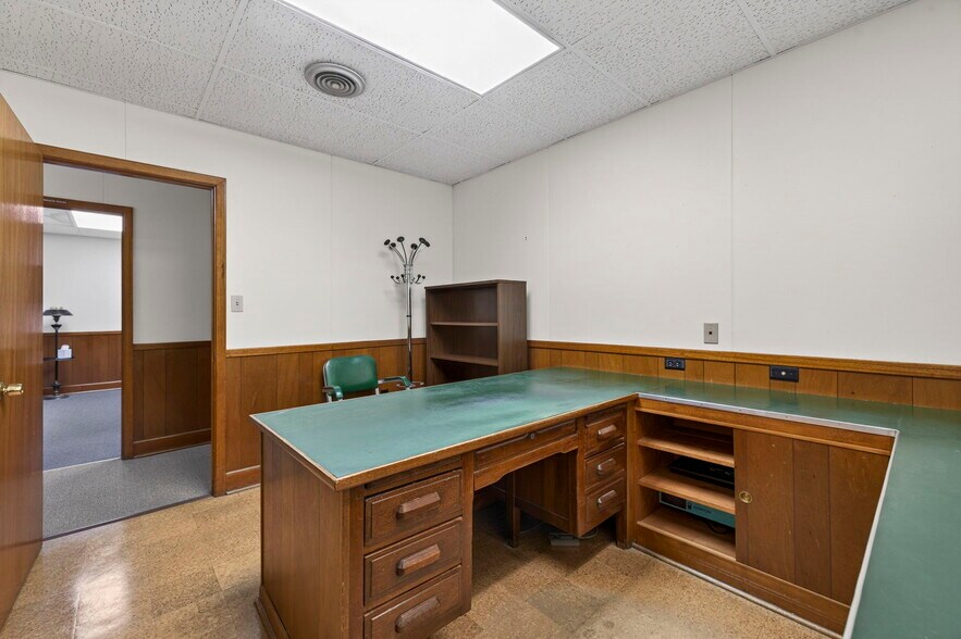 More Photos Of 314 N Braddock St, Winchester Office For Sale