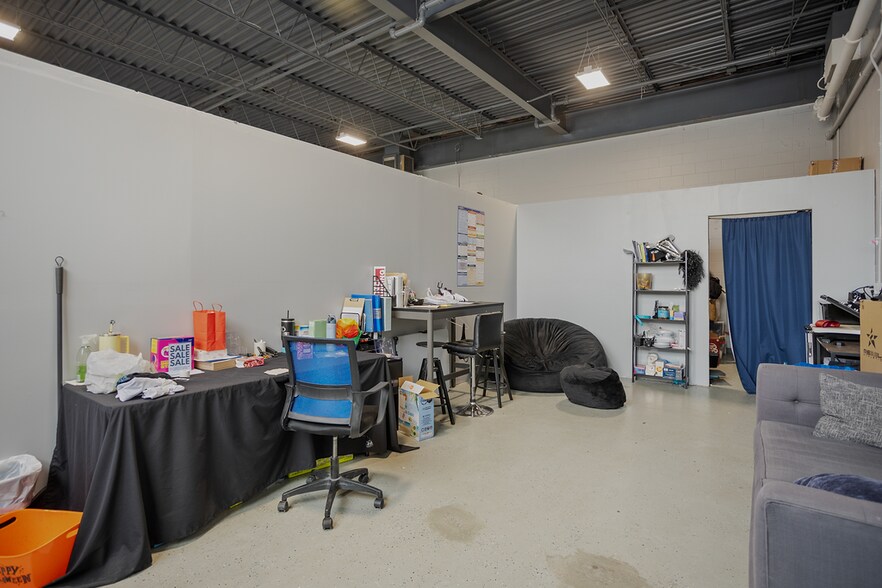 More Photos Of 2401 Highway 13 W, Burnsville Warehouse For Sale