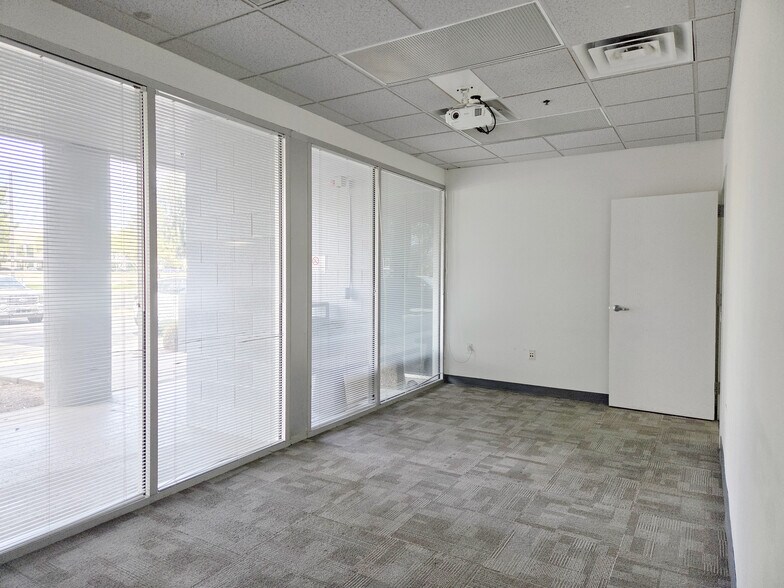 More Photos Of 1929 W Lone Cactus Dr, Phoenix Light Distribution For Lease