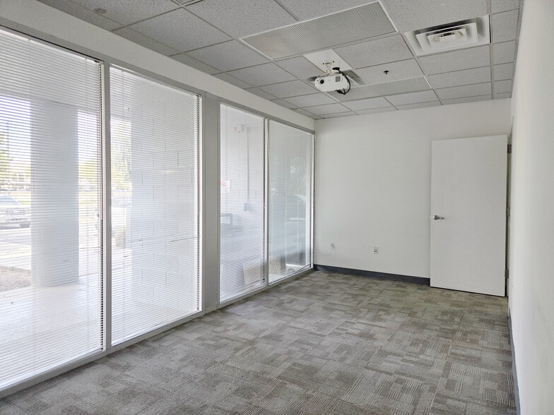 More Photos Of 1929 W Lone Cactus Dr, Phoenix Light Distribution For Lease