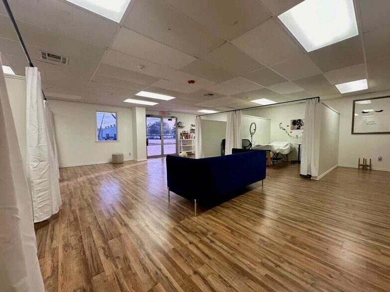 More Photos Of 7550 College St, Beaumont Industrial For Sale