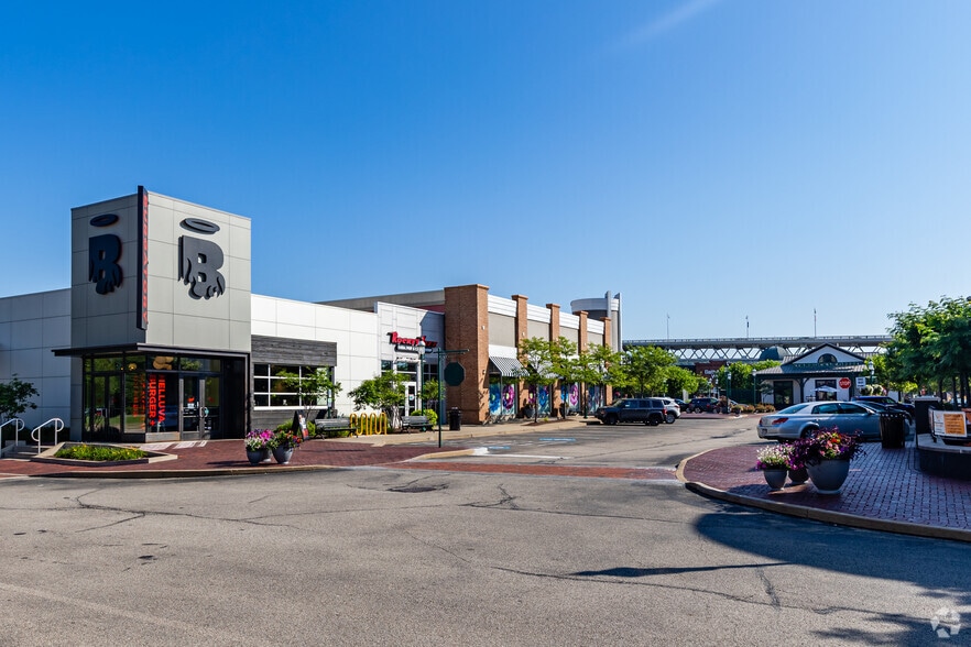 More Photos Of 100-148 W Bridge St, Homestead Unknown For Lease