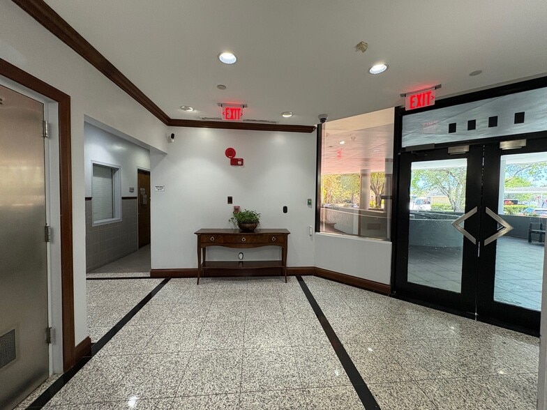 More Photos Of 1401 N University Dr, Coral Springs Medical For Lease