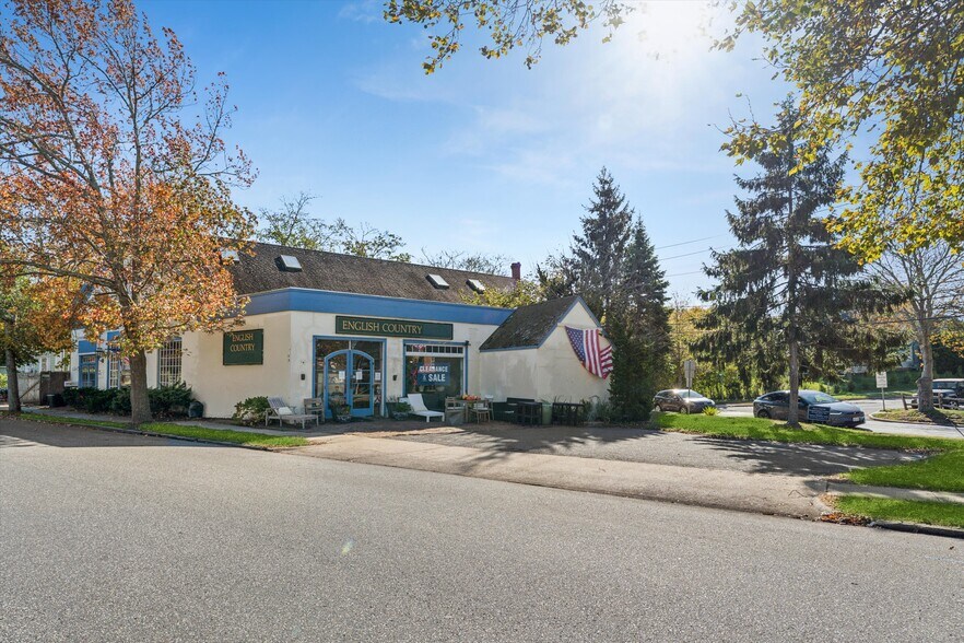 More Photos Of 53 N Sea Rd, Southampton Freestanding For Sale