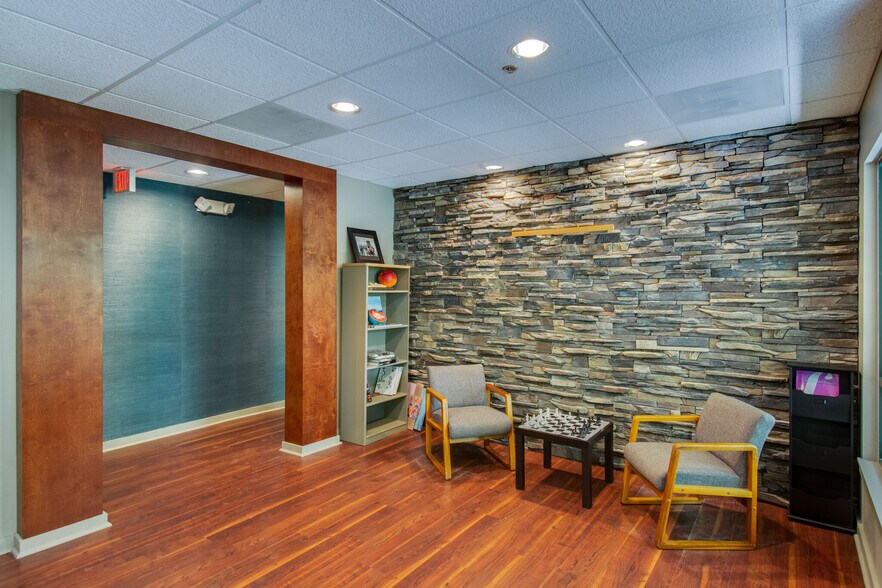 More Photos Of 5 Dunmore Ct, Hilton Head Office Residential For Sale